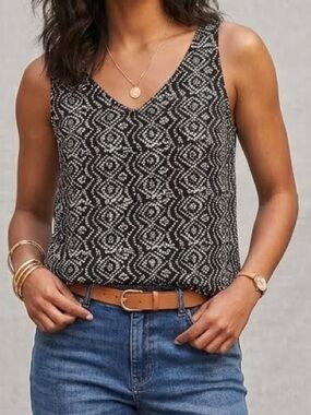 Atmosphere Tank Top Black White Geometric Floral v-neck casual lightweight 10
